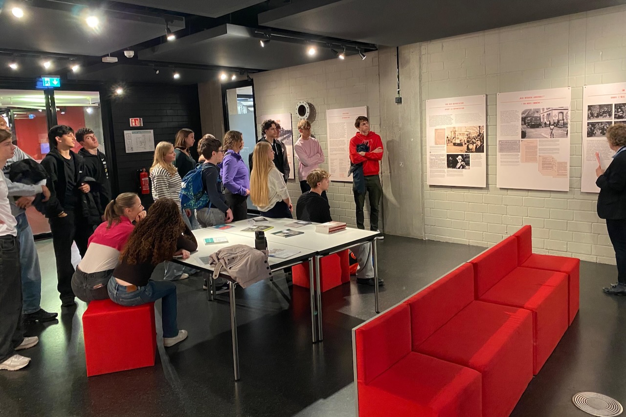 Französisch-Kurs besucht Gurs-Ausstellung im Marchivum